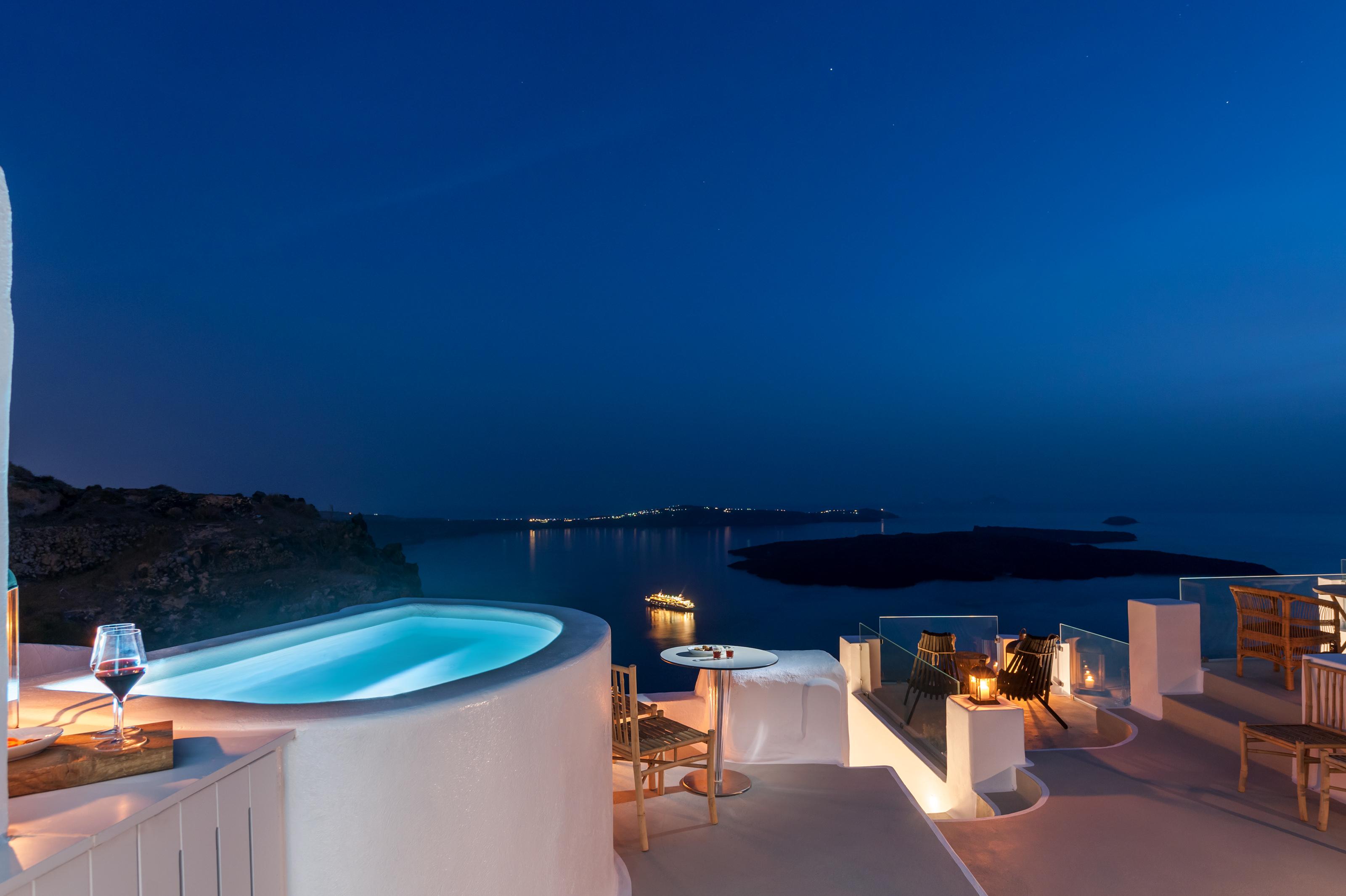 Cocoon 4* Imerovigli (Santorini)